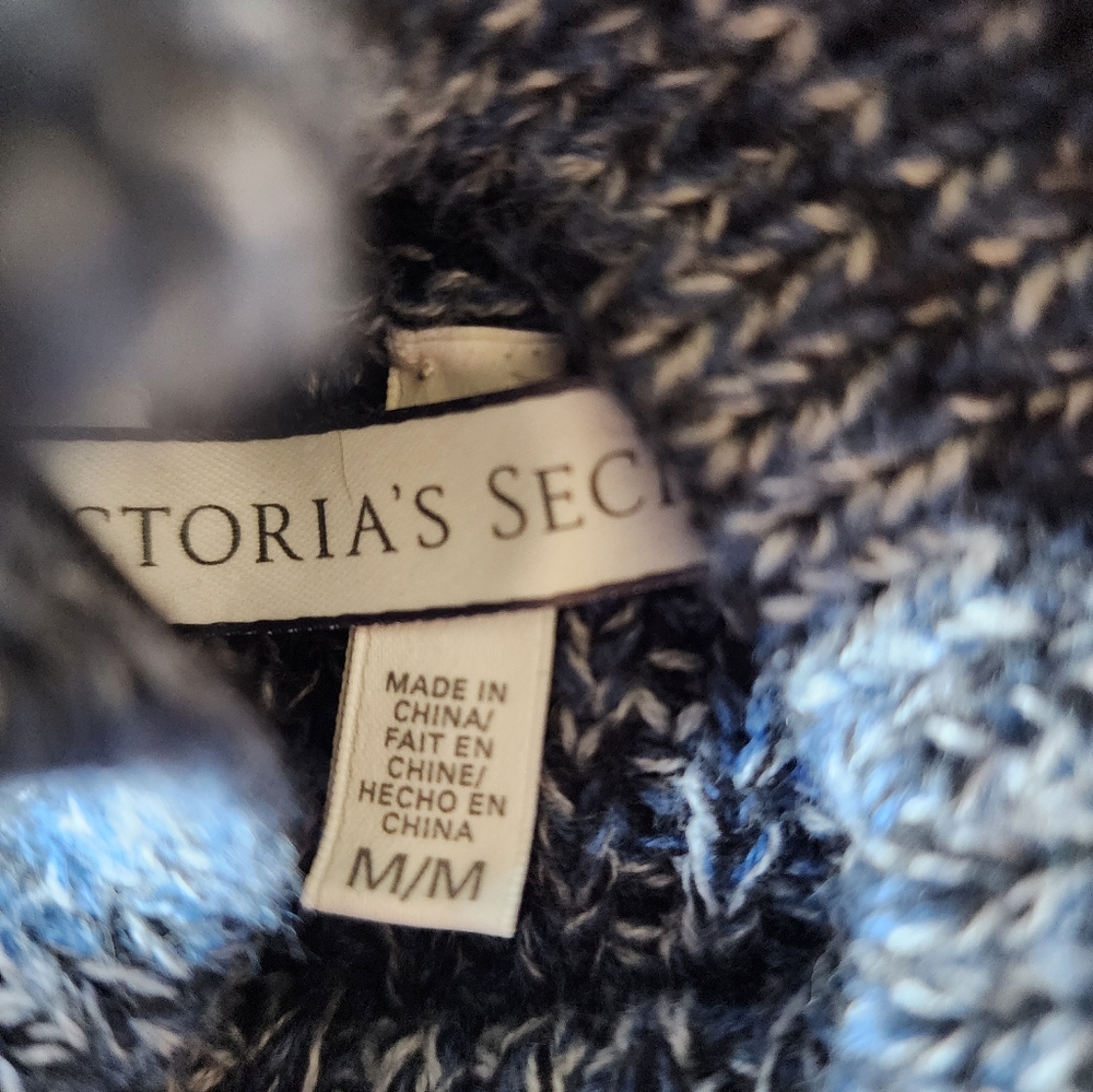 Sweater - Picture 2 of 11